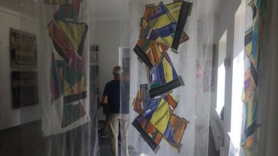 Виставка сюжетних гобеленів та батику у Луцьку