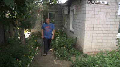 У Запоріжжі власник та клієнти "наливайки" погрожують людині з інвалідністю У Запоріжжі власник та клієнти "наливайки" погрожують людині з інвалідністю