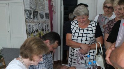 Жіноча справа: на Тернопільщині презентували книжку про учасниць підпілля ОУН Жіноча справа: на Тернопільщині презентували книжку про учасниць підпілля ОУН