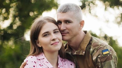 Змінив камеру на стрілецьку зброю: як на Харківщині воює телеоператор Микола Щиров Змінив камеру на стрілецьку зброю: як на Харківщині воює телеоператор Микола Щиров