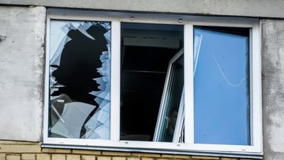 Внаслідок російської атаки по Сновську пошкоджені приватні будинки й підприємство
