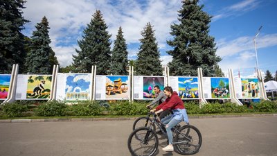 Колаборація людини і машини: на ВДНГ відкрили галерею нереальних історій Колаборація людини і машини: на ВДНГ відкрили галерею нереальних історій