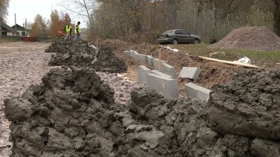 У Новгороді-Сіверському будують набережну за 11,5 мільйонів гривень: де людям випасати гусей і корів У Новгороді-Сіверському будують набережну за 11,5 мільйонів гривень: де людям випасати гусей і корів