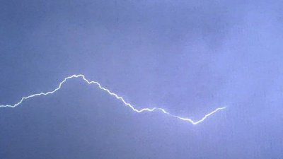 Гроза та сильні дощі: якою буде погода у Запорізькій області 17 травня