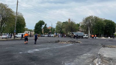 Наслідки ракетного обстрілу у Вінниці — фоторепортаж Наслідки ракетного обстрілу у Вінниці — фоторепортаж