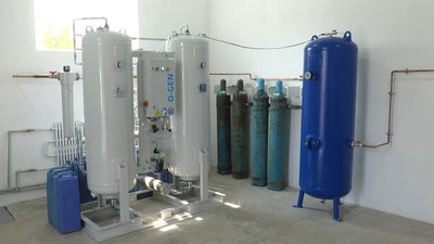 У Франківську відкрили кисневу станцію та передали автомобілі десятьом підрозділам екстреної меддопомоги У Франківську відкрили кисневу станцію та передали автомобілі десятьом підрозділам екстреної меддопомоги