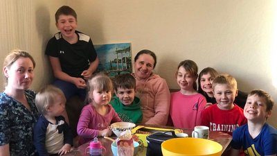 Одночасно прийняли 19 переселенців — історія багатодітної сім'ї з Львівщини Одночасно прийняли 19 переселенців — історія багатодітної сім'ї з Львівщини
