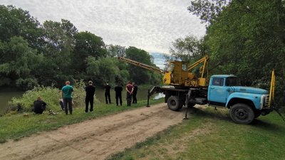 В Одеській області двоє рибалок в авто з'їхали в річку і потонули В Одеській області двоє рибалок в авто з'їхали в річку і потонули