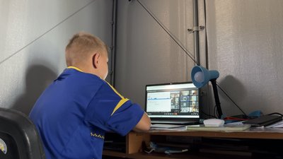 Вісім дітей та троє вчителів. Як навчаються у зруйнованій війною Новогригорівці на Миколаївщині Вісім дітей та троє вчителів. Як навчаються у зруйнованій війною Новогригорівці на Миколаївщині