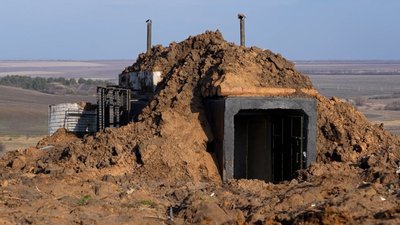 оборонні укріпдення на трасі Бахмут-Слов'янськ, весна 2023 року. оборонні укріпдення на трасі Бахмут-Слов'янськ, весна 2023 року.