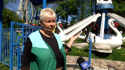У Житомирі запрацювали атракціони, але відвідувачів поки що майже немає У Житомирі запрацювали атракціони, але відвідувачів поки що майже немає
