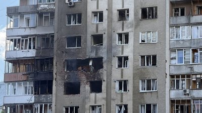 Пошкоджений будинок, дрони РФ, Франківськ
