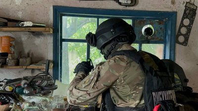 На Черкащині чоловік застрелив з рушниці сусіда і поранив матір На Черкащині чоловік застрелив з рушниці сусіда і поранив матір