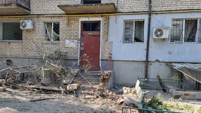 Російські збройні сили гатили по житлових кварталах у Миколаєві, є травмовані — ДСНС Російські збройні сили гатили по житлових кварталах у Миколаєві, є травмовані — ДСНС