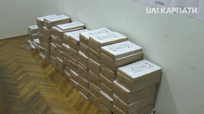 Бюлетені для другого туру виборів розпочали видавати дільницям Івано-Франківська