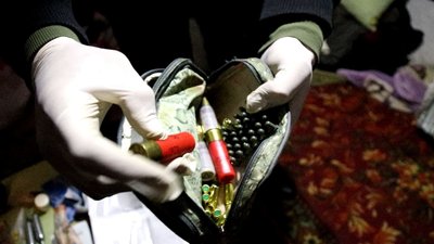 На Херсонщині поліцейські затримали групу людей, які обкрадали пенсіонерів На Херсонщині поліцейські затримали групу людей, які обкрадали пенсіонерів