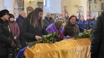 У Полтаві прощаються зі зв’язківцем Михайлом Глушком У Полтаві прощаються зі зв’язківцем Михайлом Глушком