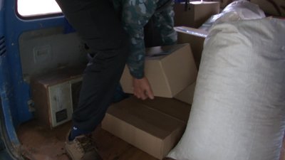 Їжа, ліки, сітки та малюнки: черкаські волонтери зібрали допомогу для бійців Їжа, ліки, сітки та малюнки: черкаські волонтери зібрали допомогу для бійців