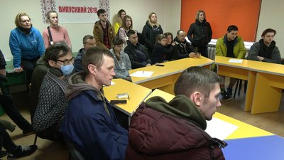 Записалися п'ятдесят, а прийшли сто: у рівненському виші організували курси з порятунку життя Записалися п'ятдесят, а прийшли сто: у рівненському виші організували курси з порятунку життя