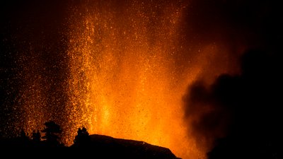 На Канарах вперше за 40 років прокинувся вулкан Кумбре Велья На Канарах вперше за 40 років прокинувся вулкан Кумбре Велья