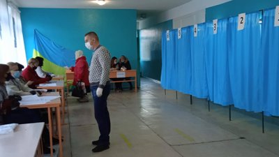 У Кривому Розі всі виборчі дільниці відкрилися вчасно У Кривому Розі всі виборчі дільниці відкрилися вчасно