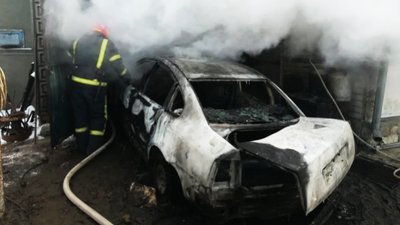 Минулої доби в Миколаївській області двічі горіли автомобілі Минулої доби в Миколаївській області двічі горіли автомобілі