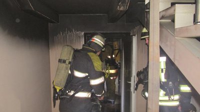Внаслідок пожежі в Запоріжжі до лікарні потрапили двоє 6-річних дітей