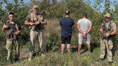 На Буковині за добу затримали дев'ятьох чоловіків, які ймовірно хотіли перетнути кордон