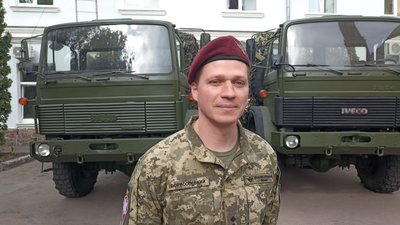 Вантажівки для десантників: за кошти громади Житомира придбали два автомобілі для ЗСУ Вантажівки для десантників: за кошти громади Житомира придбали два автомобілі для ЗСУ