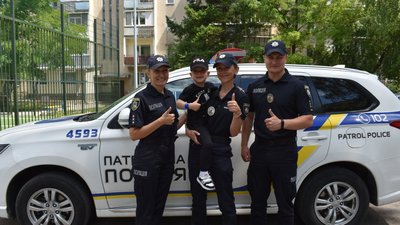 Патрульні привітали з днем народження чотирирічного тернополянина Патрульні привітали з днем народження чотирирічного тернополянина