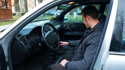 Бійцю з Вінничини, який втратив ноги, передали авто на ручному керуванні Бійцю з Вінничини, який втратив ноги, передали авто на ручному керуванні