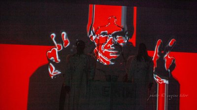"Встановимо і повалимо пам‘ятник комунізму": вистава "Наркомати" від харківського тетару "Публіцист" "Встановимо і повалимо пам‘ятник комунізму": вистава "Наркомати" від харківського тетару "Публіцист"