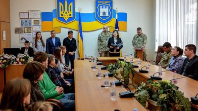 Нагороди посмертно – в Житомирі рідним загиблих військових вручили ордени Нагороди посмертно – в Житомирі рідним загиблих військових вручили ордени