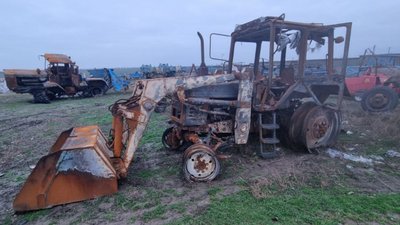 На фермі в Одеській області згоріли 4 трактори. Розглядають версію підпалу На фермі в Одеській області згоріли 4 трактори. Розглядають версію підпалу