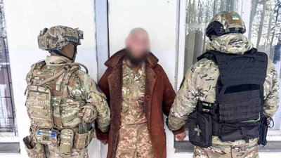 Судитимуть жителя Рівненщини, який вдарив ножем звільненого з полону військового — поліція