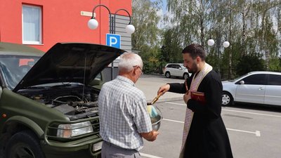 Автомобілі для військових Автомобілі для військових