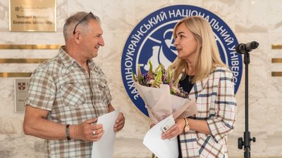 У Тернополі відкрили виставку художника-іконописця Володимира Шерстія У Тернополі відкрили виставку художника-іконописця Володимира Шерстія