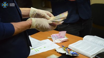 У Франківську СБУ викрила корупційну схему на митниці У Франківську СБУ викрила корупційну схему на митниці