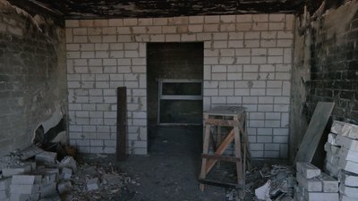 У Чернігові завершують відновлювальні роботи в будинку, в який влучило 30 снарядів