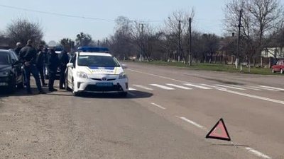 В Луцькому районі вантажівка наїхала на жінку. Травмована померла В Луцькому районі вантажівка наїхала на жінку. Травмована померла