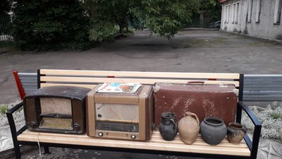Сашко Положинський передав волинському музею старожитності, які зібрав його батько Сашко Положинський передав волинському музею старожитності, які зібрав його батько