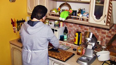 "Воїнам треба допомагати": як на Вінниччині волонтери готують для захисників енергетичні батончики "Воїнам треба допомагати": як на Вінниччині волонтери готують для захисників енергетичні батончики