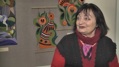 Гобелени та ляльки-мотанки: мисткиня з Миколаєва подарувала волинському музею свої вироби Гобелени та ляльки-мотанки: мисткиня з Миколаєва подарувала волинському музею свої вироби