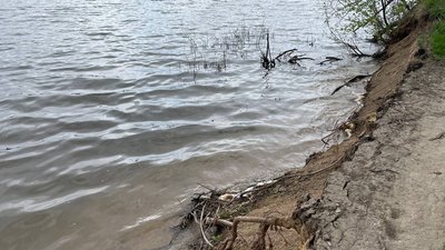 "Дамбу прорве — хати попливуть"