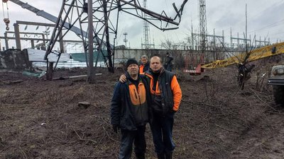 “Не було ніякого захисту”: дружини загиблих енергетиків шукають відповідальних за смерть чоловіків на Сумщині “Не було ніякого захисту”: дружини загиблих енергетиків шукають відповідальних за смерть чоловіків на Сумщині