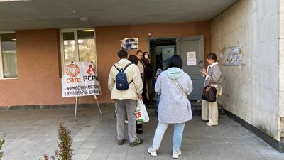 Поляки передали гуманітарну допомогу внутрішньо переміщеним українцям у Луцьку Поляки передали гуманітарну допомогу внутрішньо переміщеним українцям у Луцьку