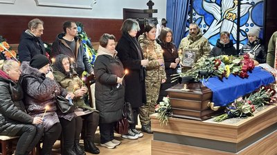 У Черкасах попрощались із сержантом ЗСУ Іваном Петренком
