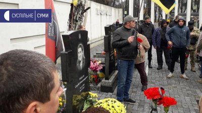У Сумах згадували добровольця Сергія Табалу (ФОТО) У Сумах згадували добровольця Сергія Табалу (ФОТО)