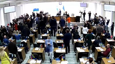 У Рівнераді під час засідання сталась бійка У Рівнераді під час засідання сталась бійка