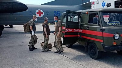 До Вінниці прибув борт з пораненими військовослужбовцями До Вінниці прибув борт з пораненими військовослужбовцями